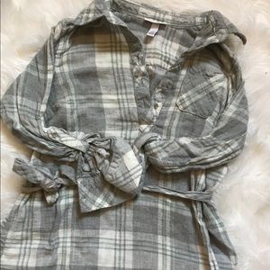 Liz Lange Small Maternity Shirt